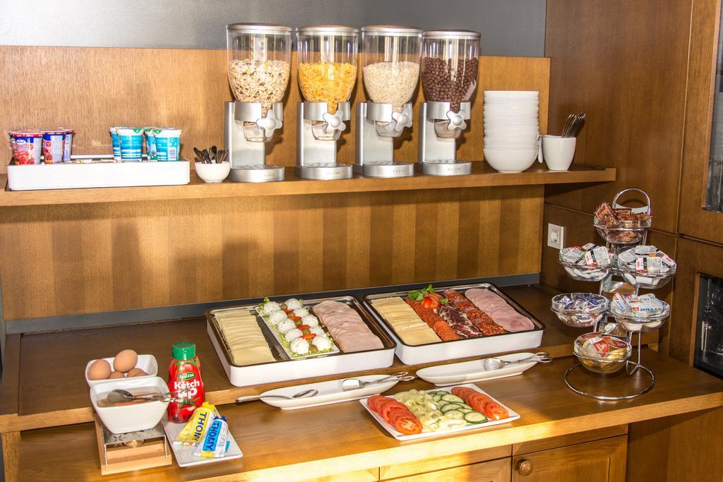 Hotel Delminivm ザグレブ エクステリア 写真