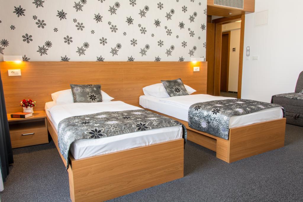 Hotel Delminivm ザグレブ エクステリア 写真