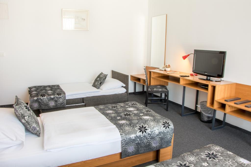 Hotel Delminivm ザグレブ エクステリア 写真
