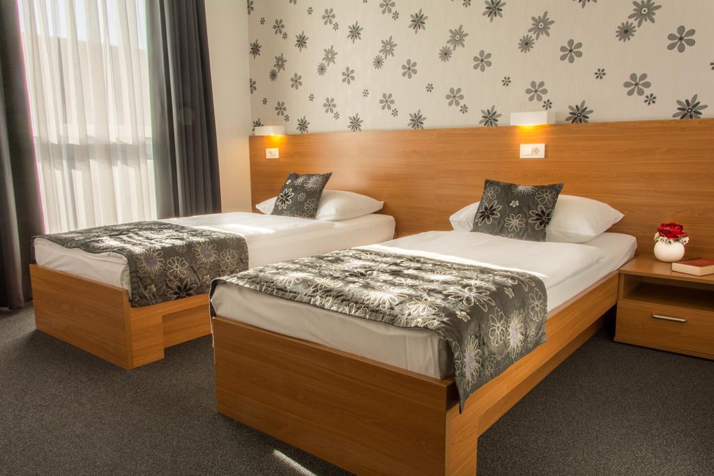 Hotel Delminivm ザグレブ エクステリア 写真